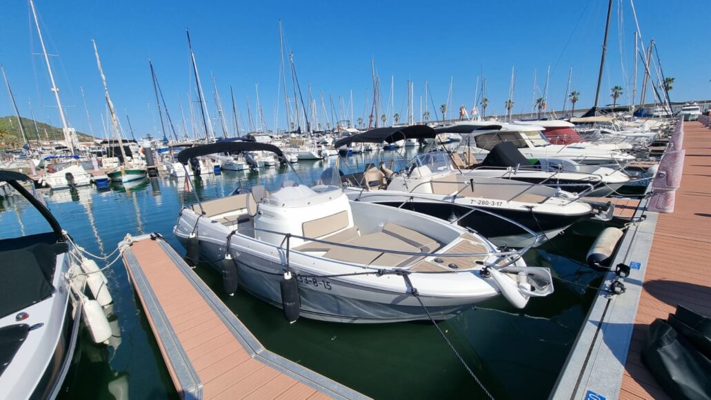 Jeanneau Cap Camarat 6.5 CC Serie 2